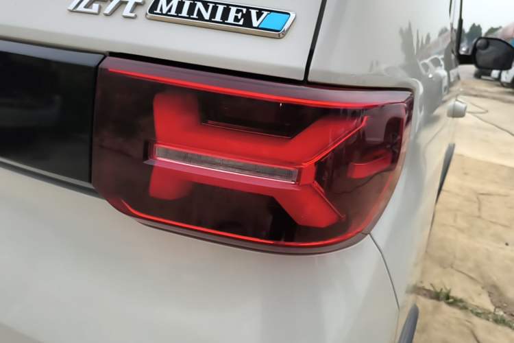 Used Wuling Hongguang MINIEV 2022 GAMEBOY 200km Gaming Edition with Lithium Iron Phosphate Right Rear Taillight