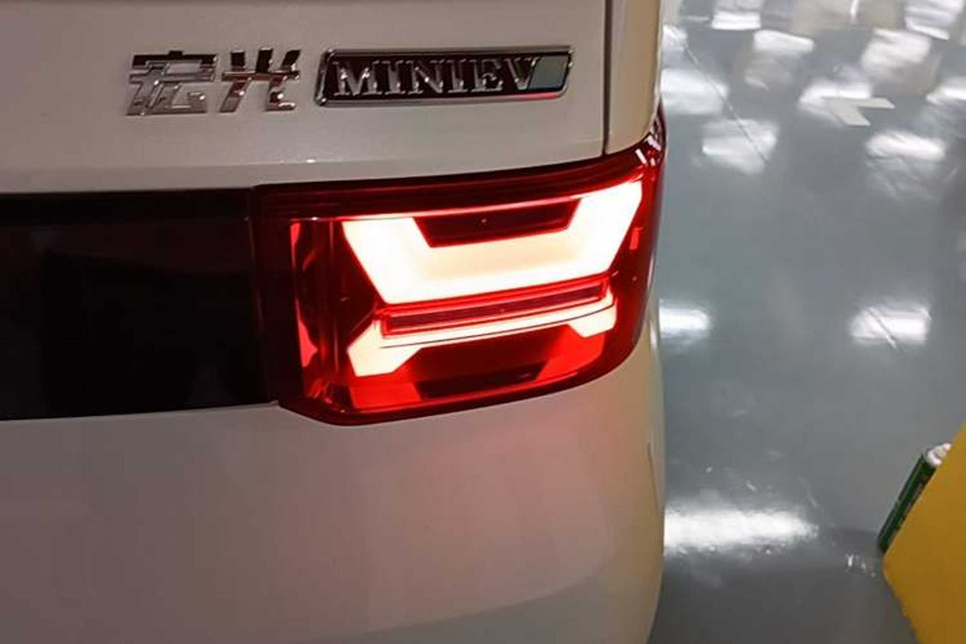 Used Wuling Hongguang MINIEV 2022 GAMEBOY 200km Gaming Edition with Lithium Iron Phosphate Right Rear Taillight