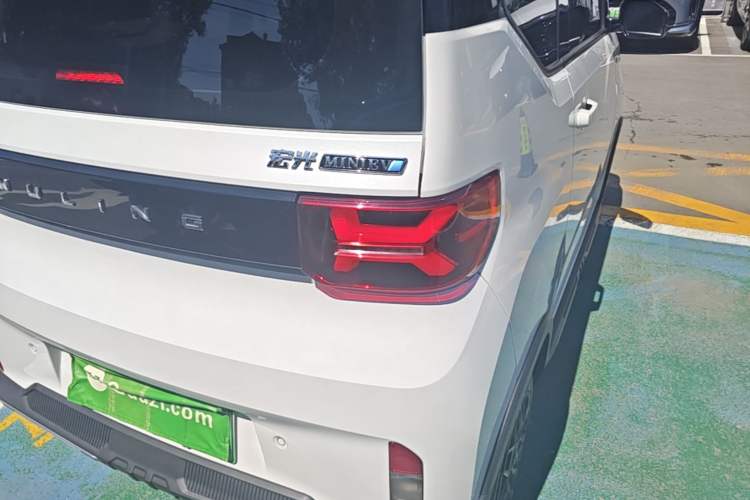Used Wuling Hongguang MINIEV 2022 GAMEBOY 300km Enthusiast Model with Lithium Iron Phosphate Right Rear Taillight