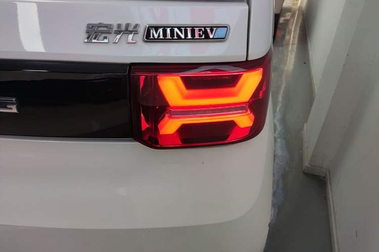 Used Wuling Hongguang MINIEV 2022 GAMEBOY 300km Enthusiast Model with Lithium Iron Phosphate Right Rear Taillight