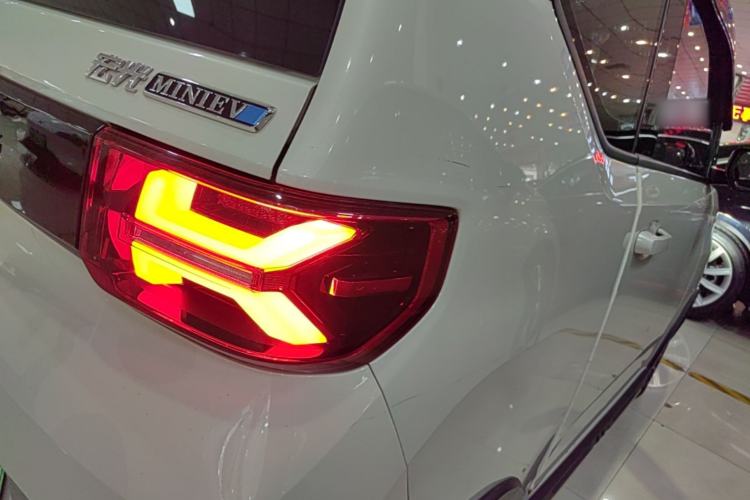 Used Wuling Hongguang MINIEV 2022 GAMEBOY 300km Enthusiast Model with Lithium Iron Phosphate Right Rear Taillight