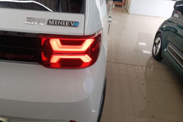 Used Wuling Hongguang MINIEV 2022 GAMEBOY 300km Play Edition Lithium Iron Phosphate Right Rear Taillight