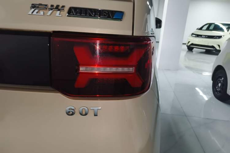 Used Wuling Hongguang MINIEV 2022 GAMEBOY 200km Gaming Edition with Lithium Iron Phosphate Right Rear Taillight