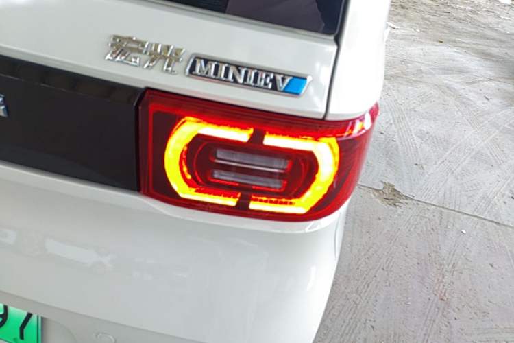 Used Wuling Hongguang MINIEV 2022 Macaron Fashion Edition Lithium-Nickel-Cobalt-Alpha-oxide Right Rear Taillight