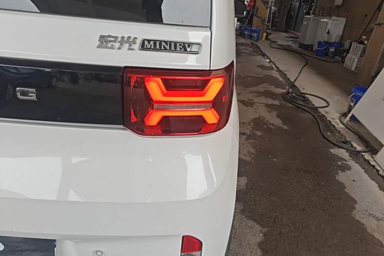 Used Wuling Hongguang MINIEV 2022 GAMEBOY 300km Enthusiast Model with Lithium Iron Phosphate Right Rear Taillight