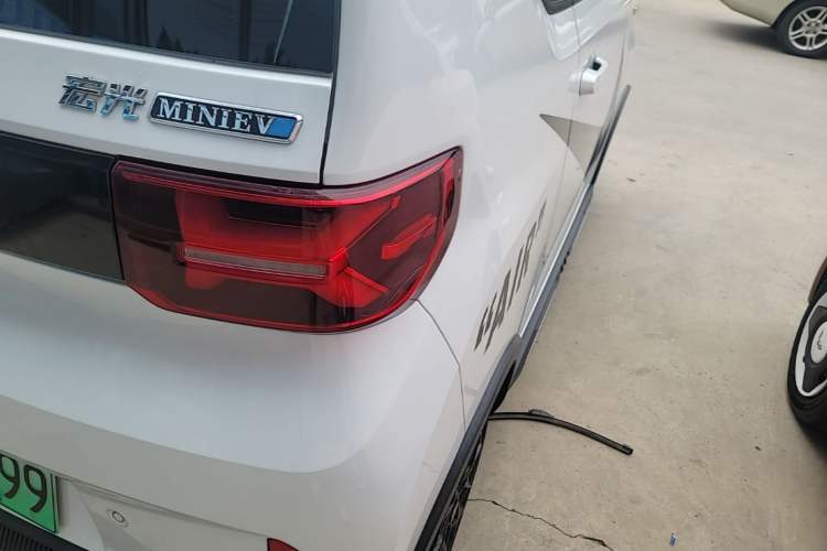 Used Wuling Hongguang MINIEV 2022 GAMEBOY 200km Gaming Edition with Lithium Iron Phosphate Right Rear Taillight