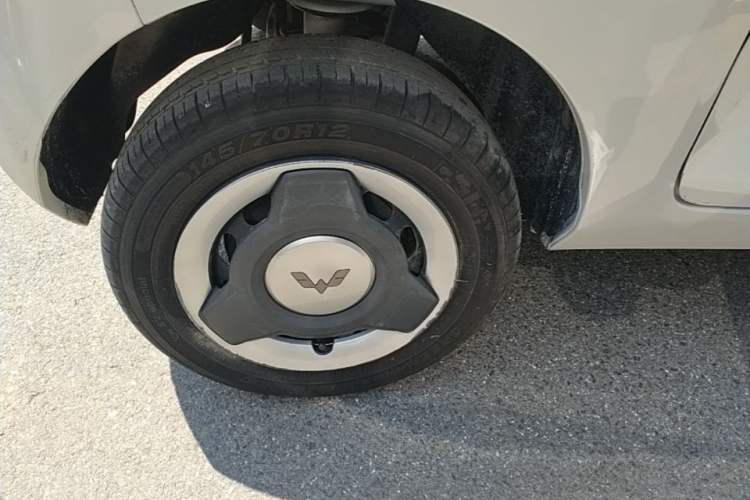 Used Wuling Hongguang MINIEV 2022 Macaron Premium Model – Lithium Iron Phosphate Right Rear Wheel Hub