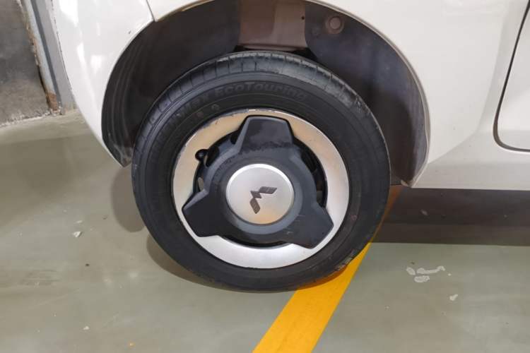 Used Wuling Hongguang MINIEV 2022 Macaron Premium Model – Lithium Iron Phosphate Right Rear Wheel Hub