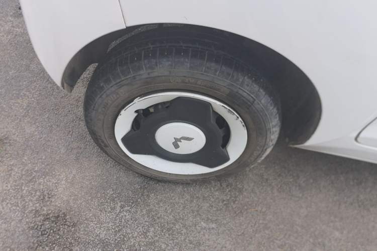 Used Wuling Hongguang MINIEV 2022 Easy Version Lithium Iron Phosphate Right Rear Wheel Hub