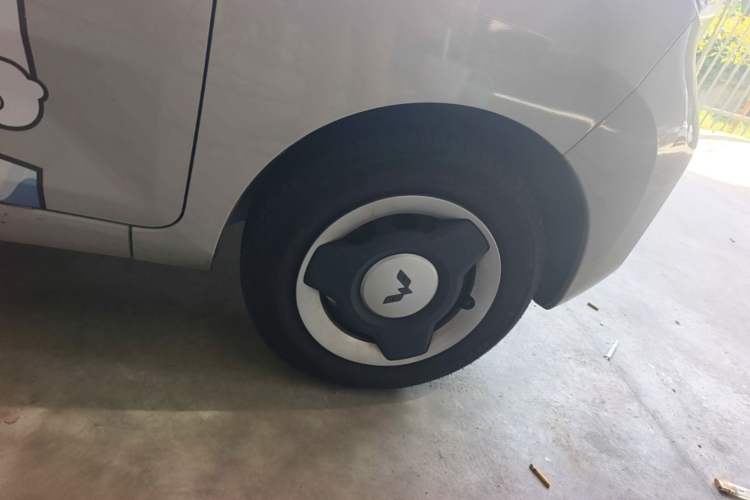 Used Wuling Hongguang MINIEV 2022 Macaron Premium Model – Lithium Iron Phosphate Right Rear Wheel Hub