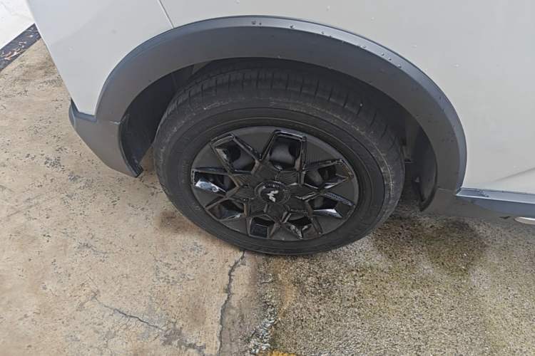 Used Wuling Hongguang MINIEV 2022 GAMEBOY 300km Enthusiast Model with Lithium Iron Phosphate Right Rear Wheel Hub