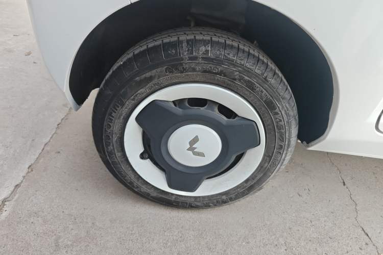 Used Wuling Hongguang MINIEV 2022 Easy Version Lithium Iron Phosphate Right Rear Wheel Hub