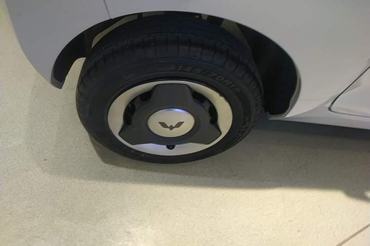 Used Wuling Hongguang MINIEV 2022 Macaron Fashion Edition Lithium-Nickel-Cobalt-Alpha-oxide Right Rear Wheel Hub