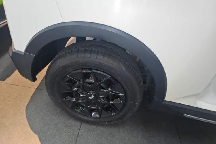Used Wuling Hongguang MINIEV 2022 GAMEBOY 200km Gaming Edition with Lithium Iron Phosphate Right Rear Wheel Hub