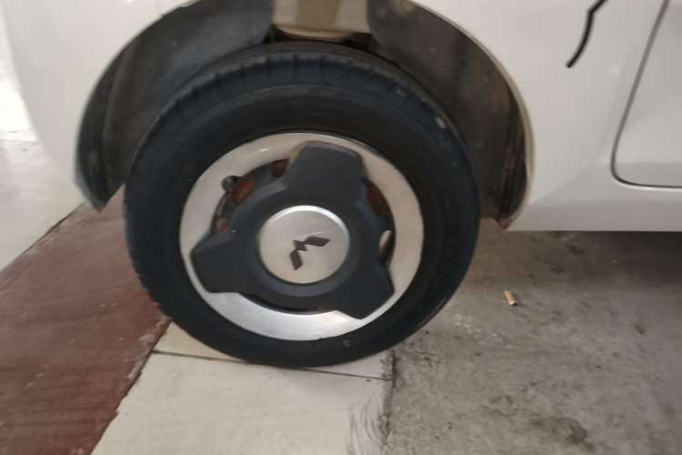 Used Wuling Hongguang MINIEV 2022 Macaron Premium Model – Lithium Iron Phosphate Right Rear Wheel Hub
