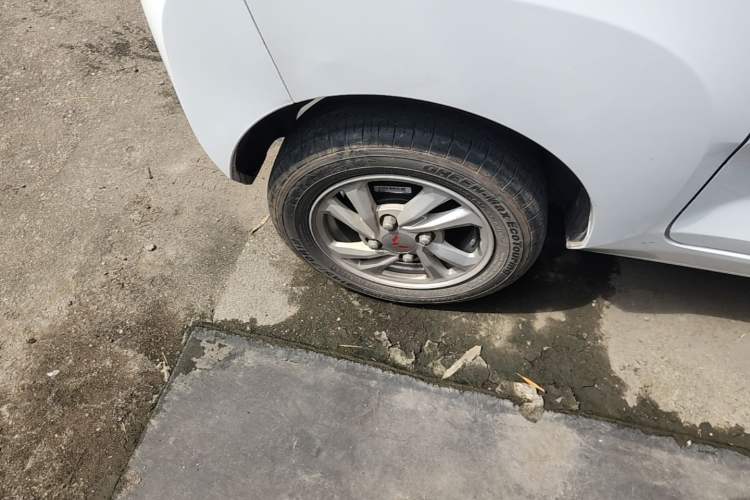 Used Wuling Hongguang MINIEV 2022 Zizai Version Lithium Iron Phosphate Right Rear Wheel Hub