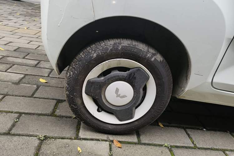 Used Wuling Hongguang MINIEV 2022 Zizai Version Lithium Iron Phosphate Right Rear Wheel Hub