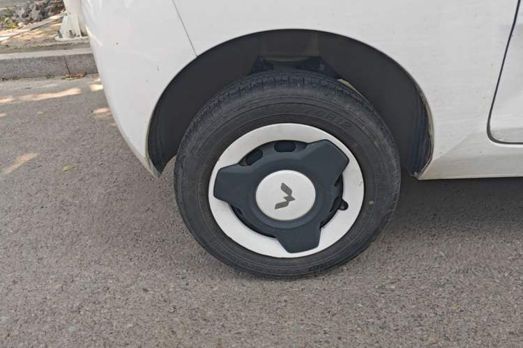 Used Wuling Hongguang MINIEV 2022 Easy Version Lithium Iron Phosphate Right Rear Wheel Hub