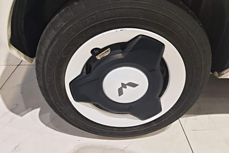 Used Wuling Hongguang MINIEV 2022 Easy Version Lithium Iron Phosphate Right Rear Wheel Hub