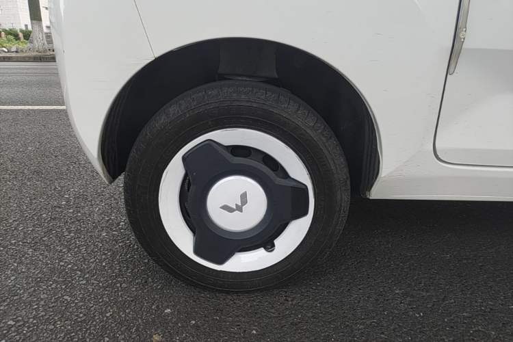 Used Wuling Hongguang MINIEV 2022 Zizai Version Lithium Iron Phosphate Right Rear Wheel Hub