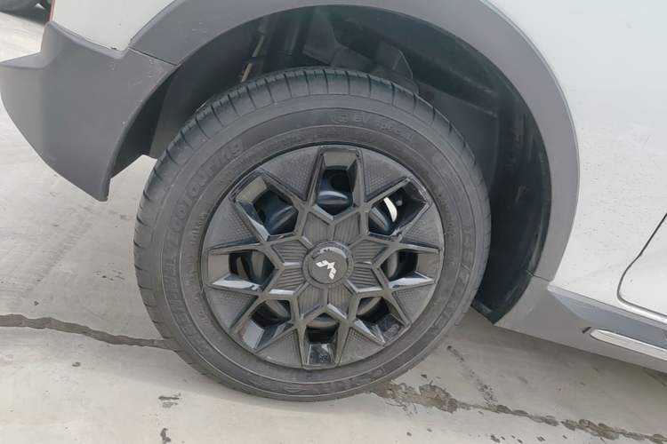 Used Wuling Hongguang MINIEV 2022 GAMEBOY 300km Enthusiast Model with Lithium Iron Phosphate Right Rear Wheel Hub