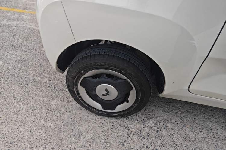Used Wuling Hongguang MINIEV 2022 Macaron Premium Model – Lithium Iron Phosphate Right Rear Wheel Hub