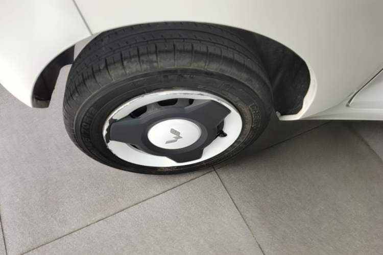 Used Wuling Hongguang MINIEV 2022 Zizai Version Lithium Iron Phosphate Right Rear Wheel Hub