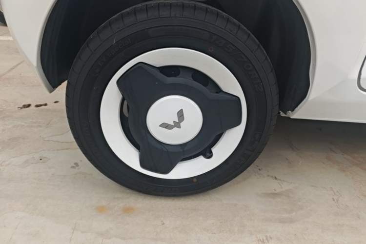 Used Wuling Hongguang MINIEV 2022 Easy Version Lithium Iron Phosphate Right Rear Wheel Hub