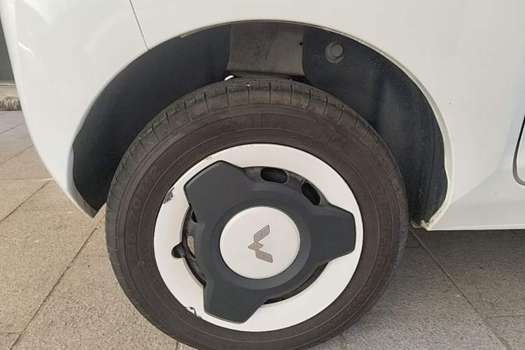 Used Wuling Hongguang MINIEV 2022 Macaron Premium Model – Lithium Iron Phosphate Right Rear Wheel Hub