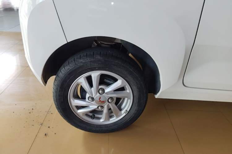 Used Wuling Hongguang MINIEV 2022 Enjoy Edition Lithium Iron Phosphate Right Rear Wheel Hub