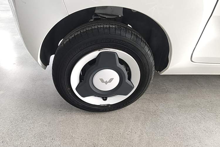 Used Wuling Hongguang MINIEV 2022 Enjoy Edition Lithium Iron Phosphate Right Rear Wheel Hub