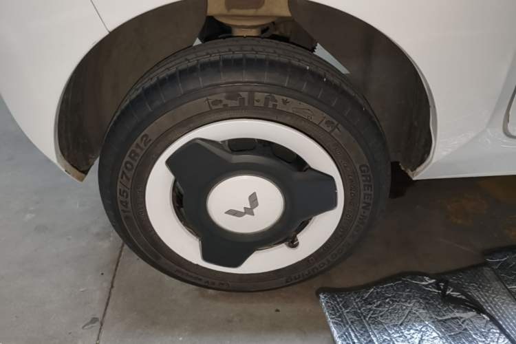 Used Wuling Hongguang MINIEV 2022 Easy Version Lithium Iron Phosphate Right Rear Wheel Hub