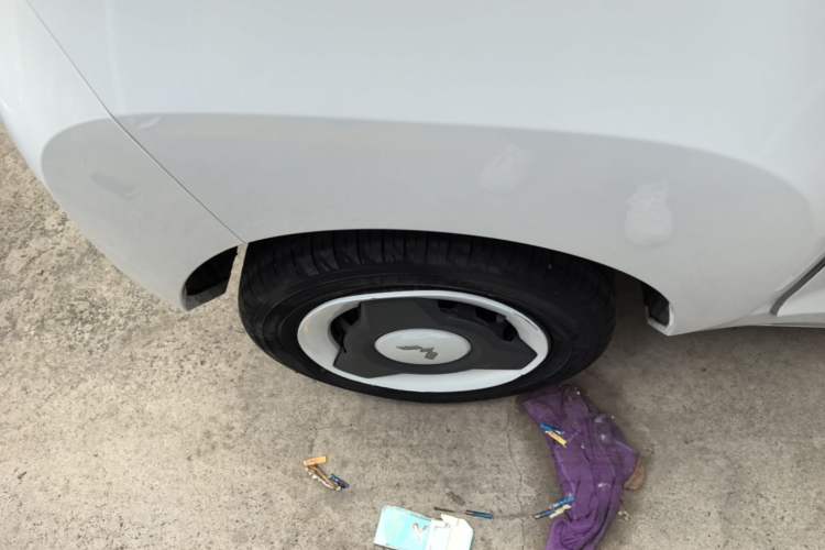 Used Wuling Hongguang MINIEV 2022 Zizai Version Lithium Iron Phosphate Right Rear Wheel Hub