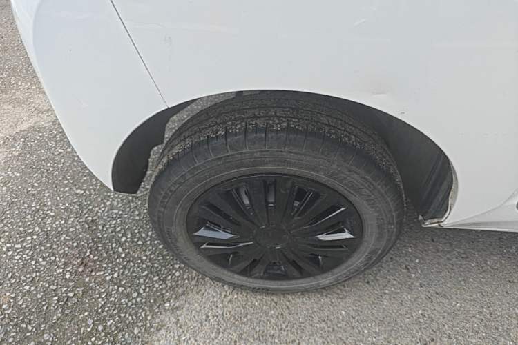 Used Wuling Hongguang MINIEV 2022 Zizai Version Lithium-NMC Right Rear Wheel Hub