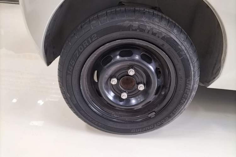 Used Wuling Hongguang MINIEV 2022 Macaron Premium Model – Lithium Iron Phosphate Right Rear Wheel Hub