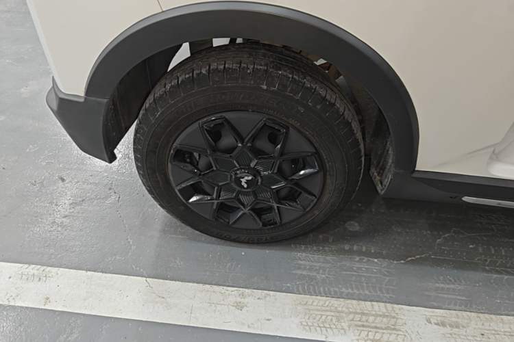 Used Wuling Hongguang MINIEV 2022 GAMEBOY 300km Enthusiast Model with Lithium Iron Phosphate Right Rear Wheel Hub