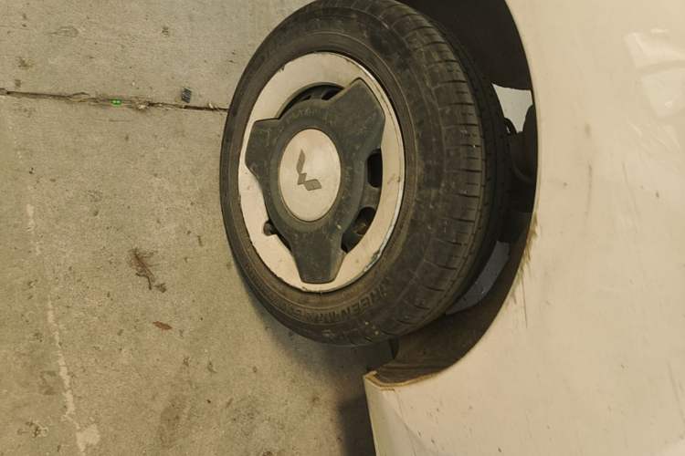 Used Wuling Hongguang MINIEV 2022 Easy Version Lithium-NMC Right Rear Wheel Hub