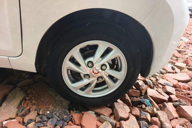 Used Wuling Hongguang MINIEV 2022 Zizai Version Lithium Iron Phosphate Right Rear Wheel Hub