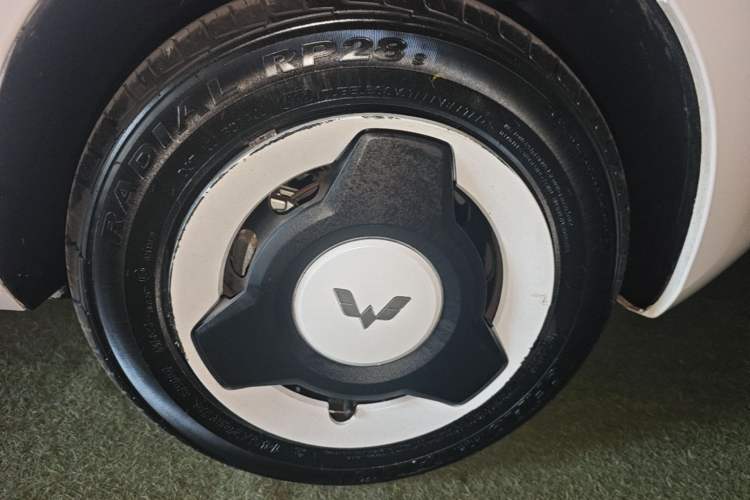 Used Wuling Hongguang MINIEV 2022 Easy Version Lithium Iron Phosphate Right Rear Wheel Hub