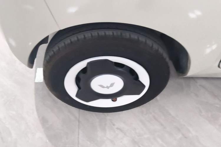 Used Wuling Hongguang MINIEV 2022 Macaron Premium Model – Lithium Ternary Battery Right Rear Wheel Hub