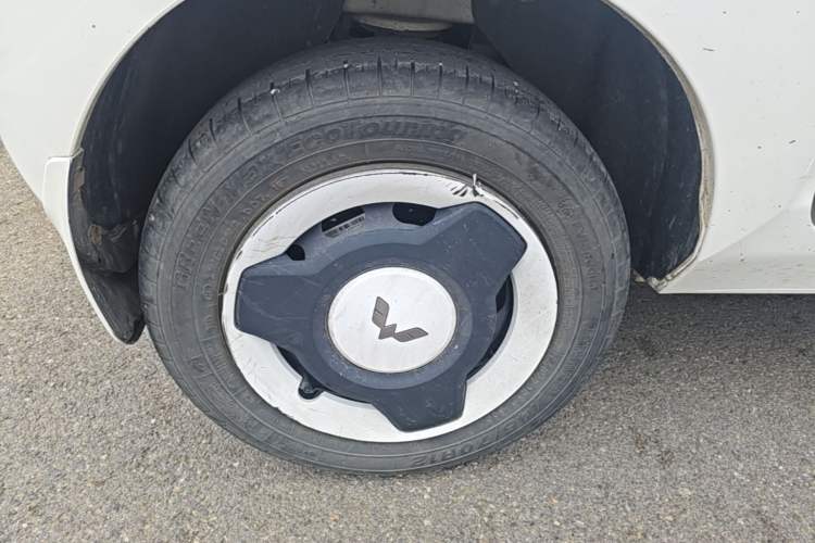 Used Wuling Hongguang MINIEV 2022 Easy Version Lithium Iron Phosphate Right Rear Wheel Hub