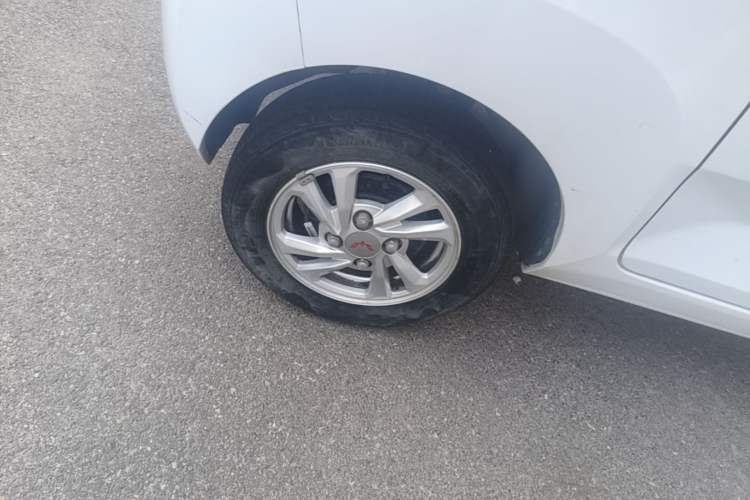 Used Wuling Hongguang MINIEV 2022 Zizai Version Lithium Iron Phosphate Right Rear Wheel Hub
