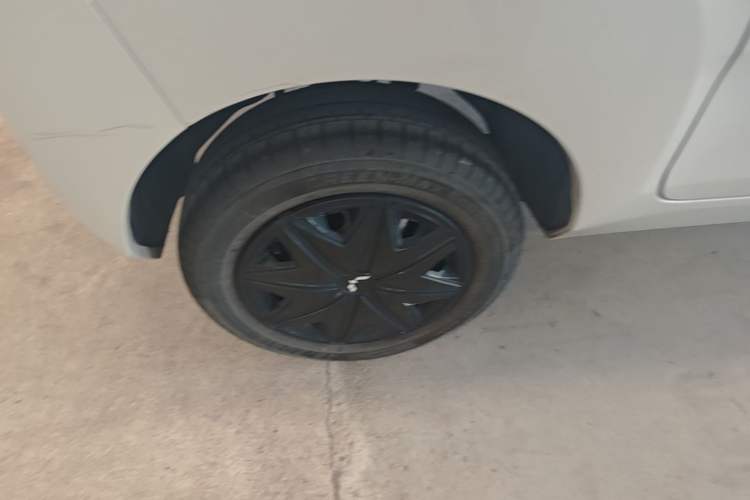 Used Wuling Hongguang MINIEV 2022 Macaron Premium Model – Lithium Iron Phosphate Right Rear Wheel Hub