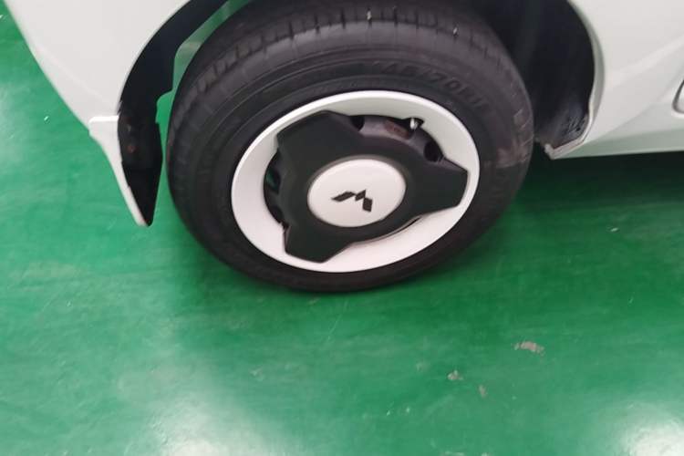 Used Wuling Hongguang MINIEV 2022 Easy Version Lithium Iron Phosphate Right Rear Wheel Hub
