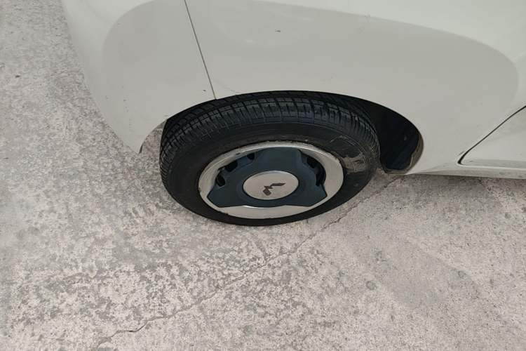 Used Wuling Hongguang MINIEV 2022 Macaron Premium Model – Lithium Iron Phosphate Right Rear Wheel Hub