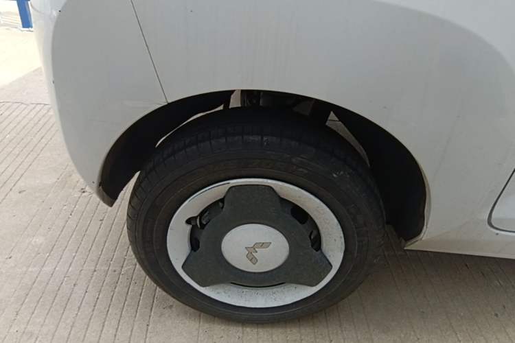 Used Wuling Hongguang MINIEV 2022 Zizai Version Lithium Iron Phosphate Right Rear Wheel Hub