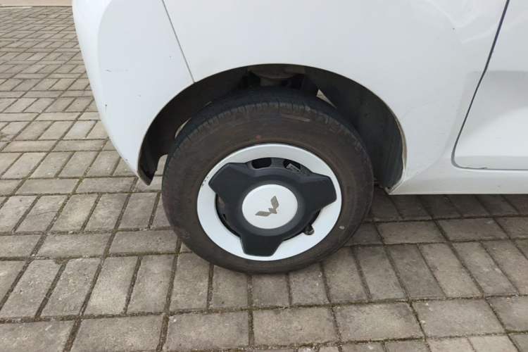 Used Wuling Hongguang MINIEV 2022 Zizai Version Lithium Iron Phosphate Right Rear Wheel Hub