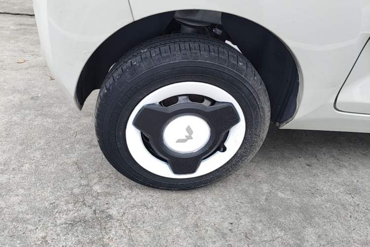 Used Wuling Hongguang MINIEV 2022 Macaron Premium Model – Lithium Iron Phosphate Right Rear Wheel Hub