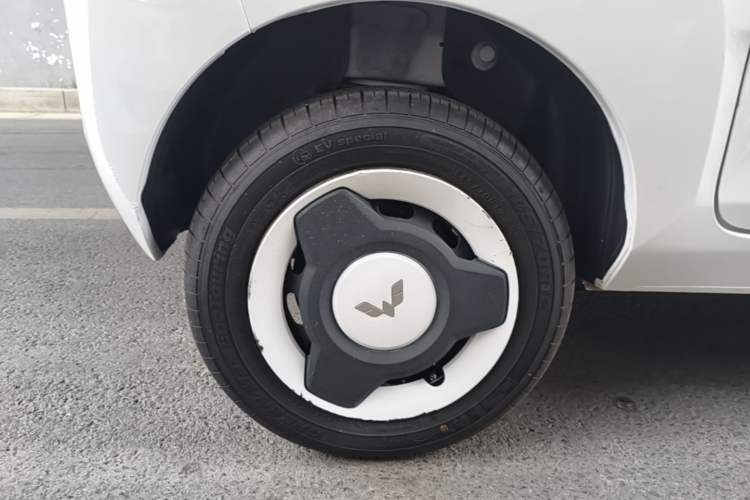 Used Wuling Hongguang MINIEV 2022 Zizai Version Lithium Iron Phosphate Right Rear Wheel Hub