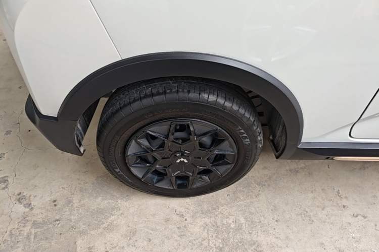 Used Wuling Hongguang MINIEV 2022 GAMEBOY 300km Enthusiast Model with Lithium Iron Phosphate Right Rear Wheel Hub